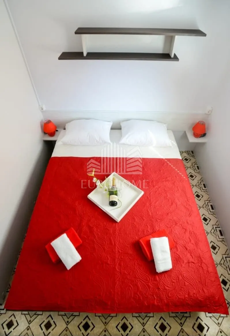 prilika! 2s stan sa dva studio apartmana+bazen+vrt! - slika 25