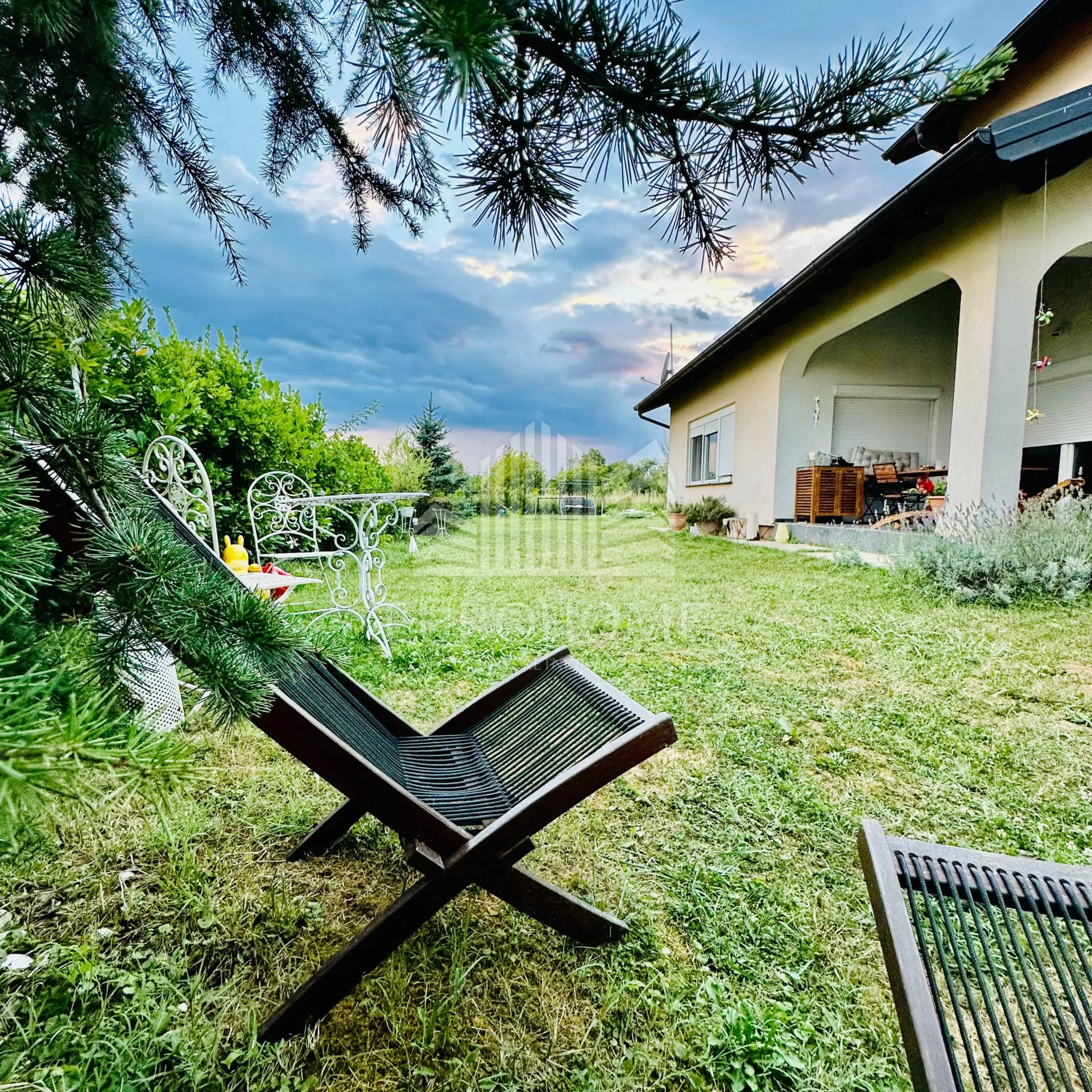prekrasna moderno uređena kuća u oazi mira – rugvica, 253 m² - slika 3