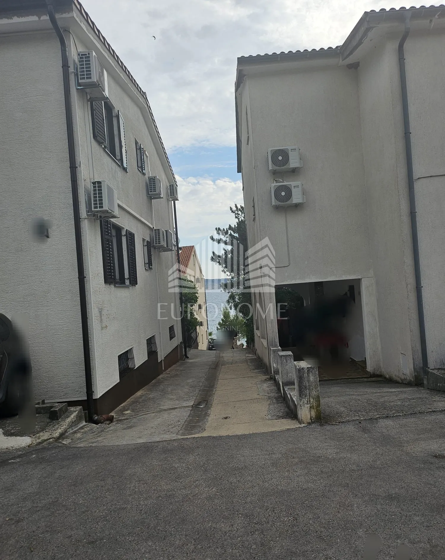 starigrad, kuća katnica,tri etaže, 50m od mora - slika 2