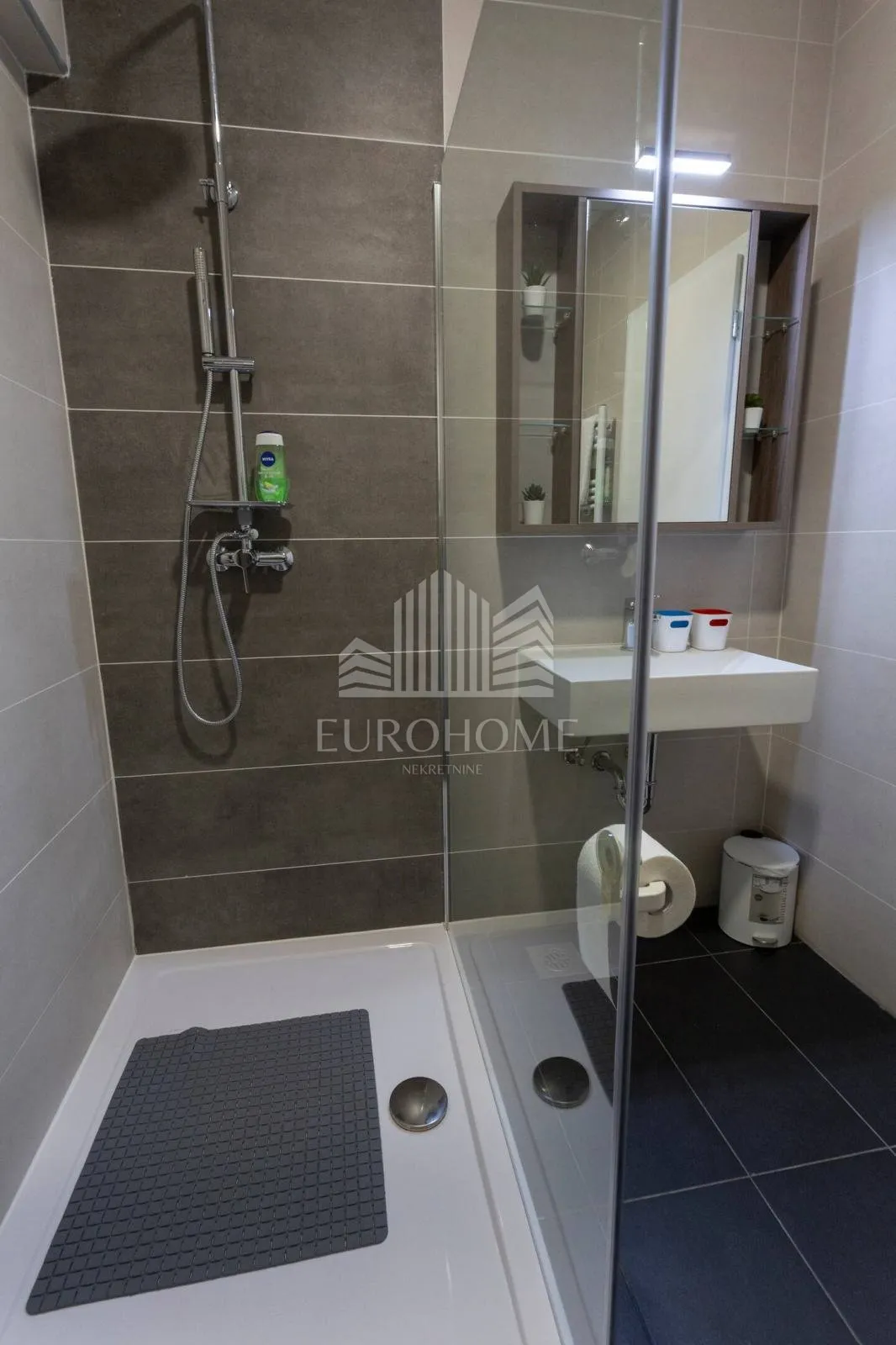 vrhunski apartman 49 m², superhost, odlična investicija, kvaternikov trg - slika 15