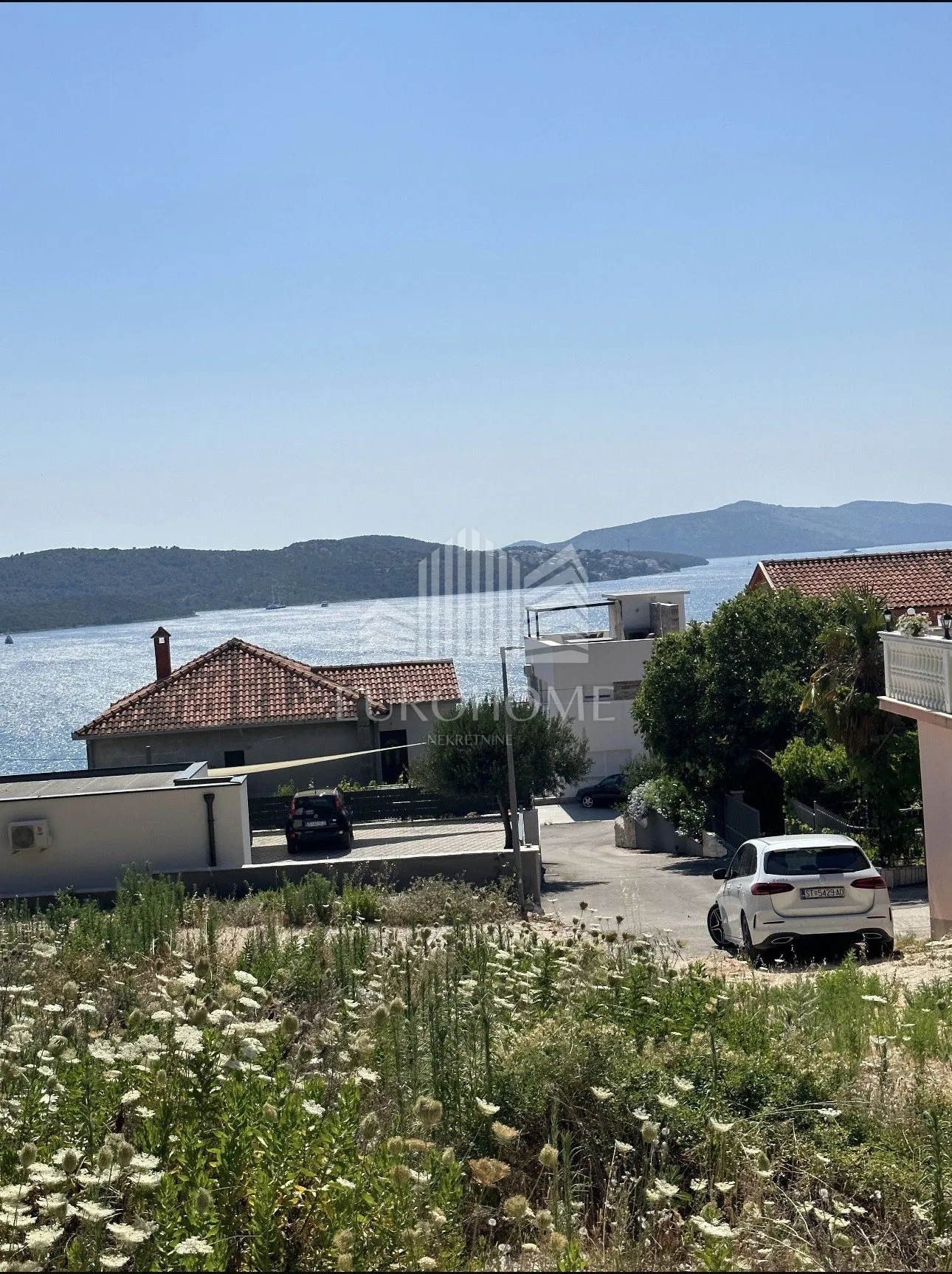 ČIOVO- Građevinsko zemljište s pogledom, Projekt villa, 850m2 - Okrug Gornji, Okrug