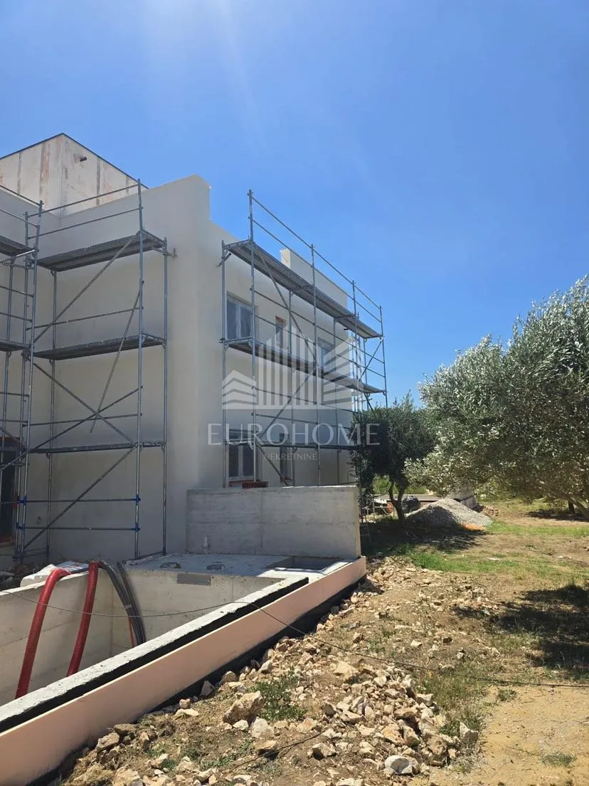 zadar, nin-ekskluzivan troetažni stan u ninu, 50m od mora - slika 2