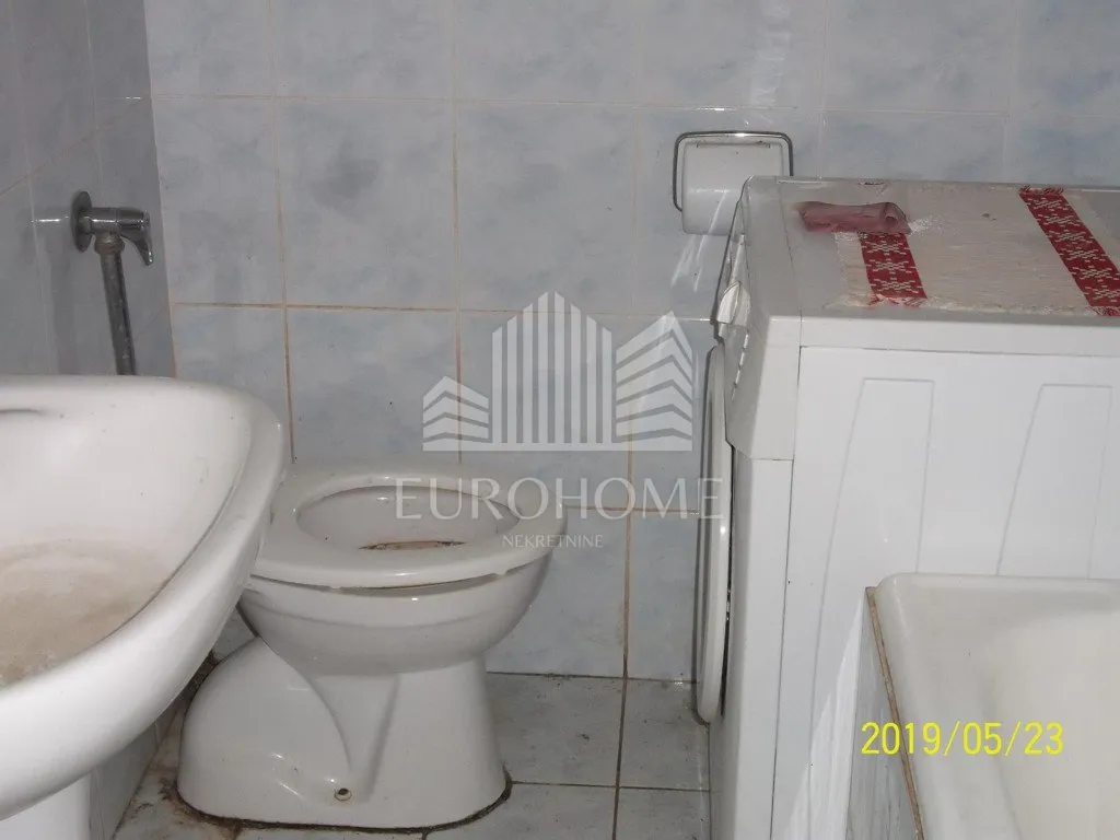 oroslavje centar kuća 220 m2+2000 m2 građevinskog zemljišta - slika 6