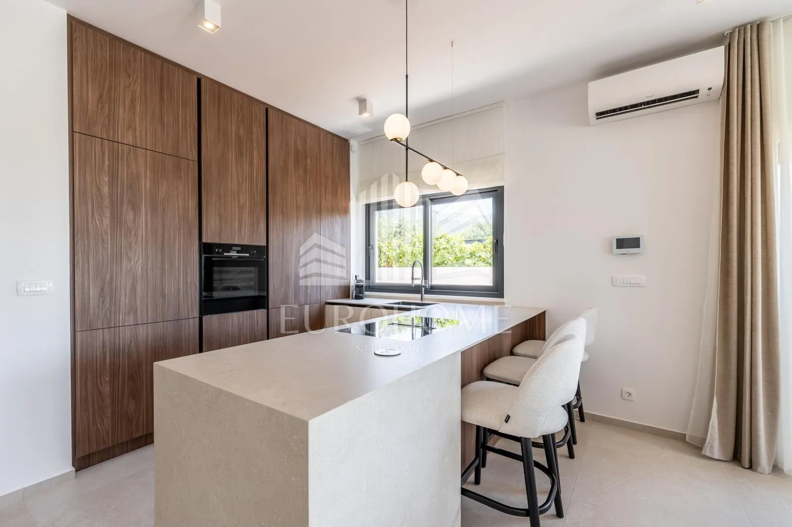 split, luxury villa, for 6 months or one year rent - slika 21
