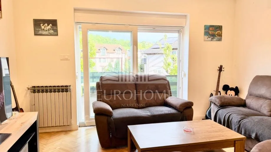 adaptiran stan 97m2 s terasom i parkingom 2988€/m2- mirna l (prodaja) - slika 7