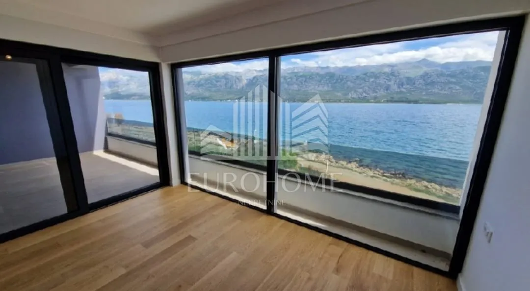 vinjerac, luksuzan penthouse odmah useljiv, 257m2, - prvi red do mora! - slika 2