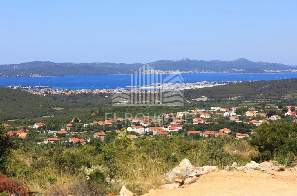 sukošan-debeljak seosko imanje na 1260m2 građevinskog terena - slika 10