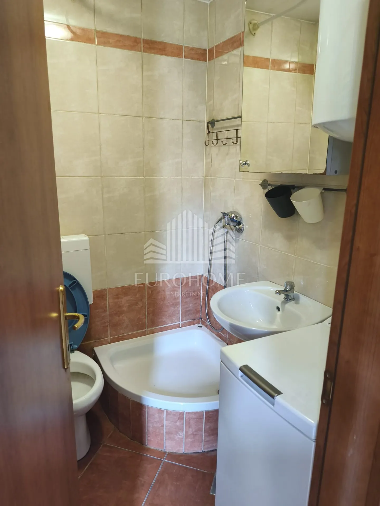 zagreb, kruge dvosoban stan 17 m² - slika 7