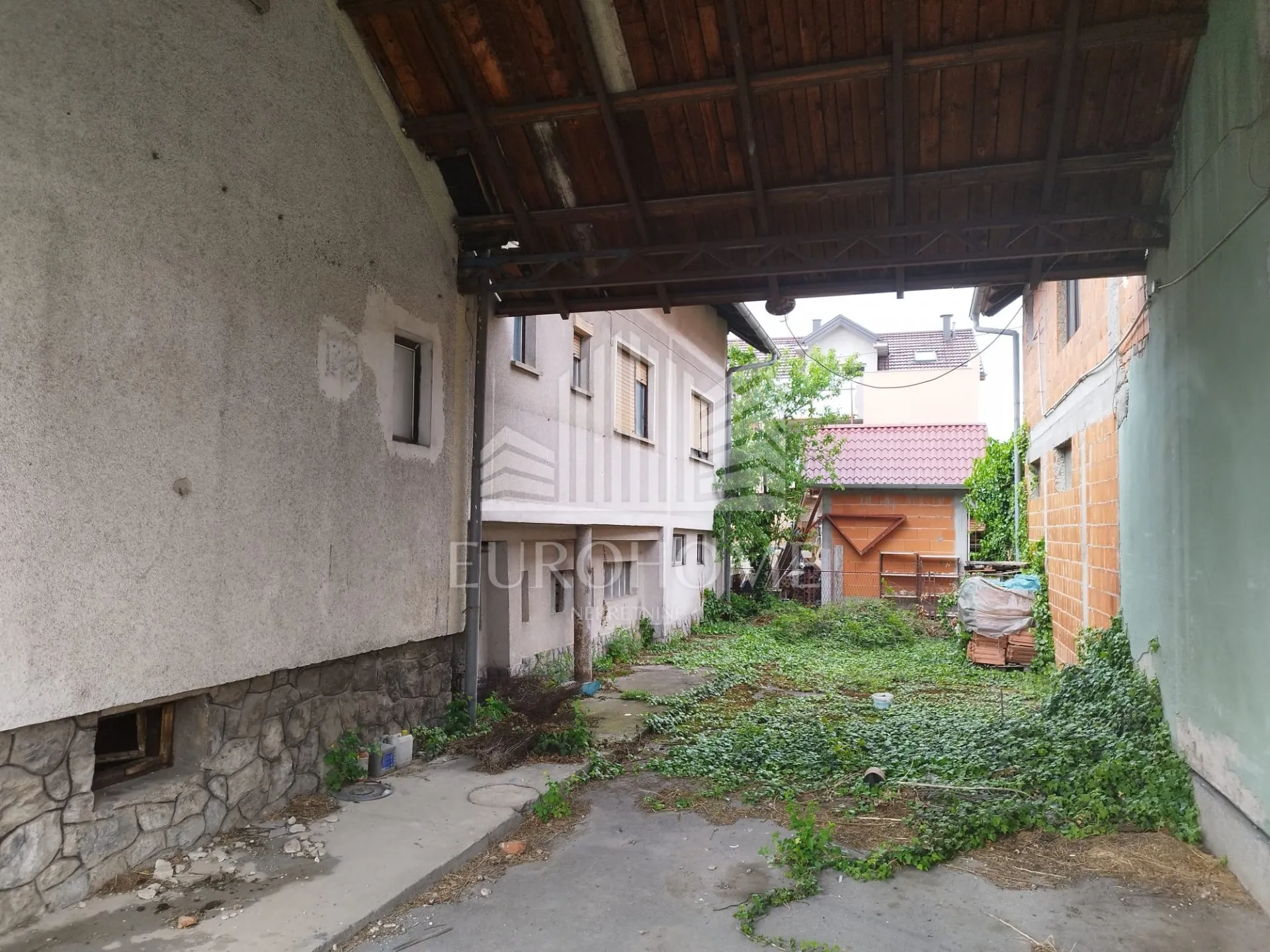 2 kuće, 500m2,1800 brp,zemljište 917 m2 -sesvete,prilika investitorima - slika 13