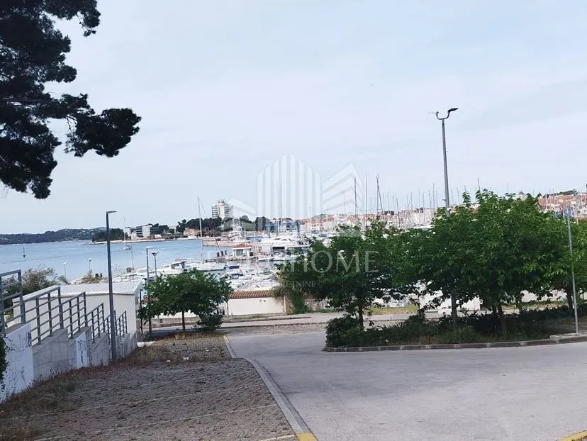 vodice, luksuzni stan uz plažu s5, top lokacija, garaža, 119m2 - slika 9