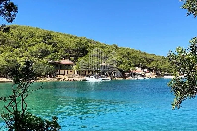 ekskluzivna prodaja zgrade uz more,park prirode telašćica - slika 8