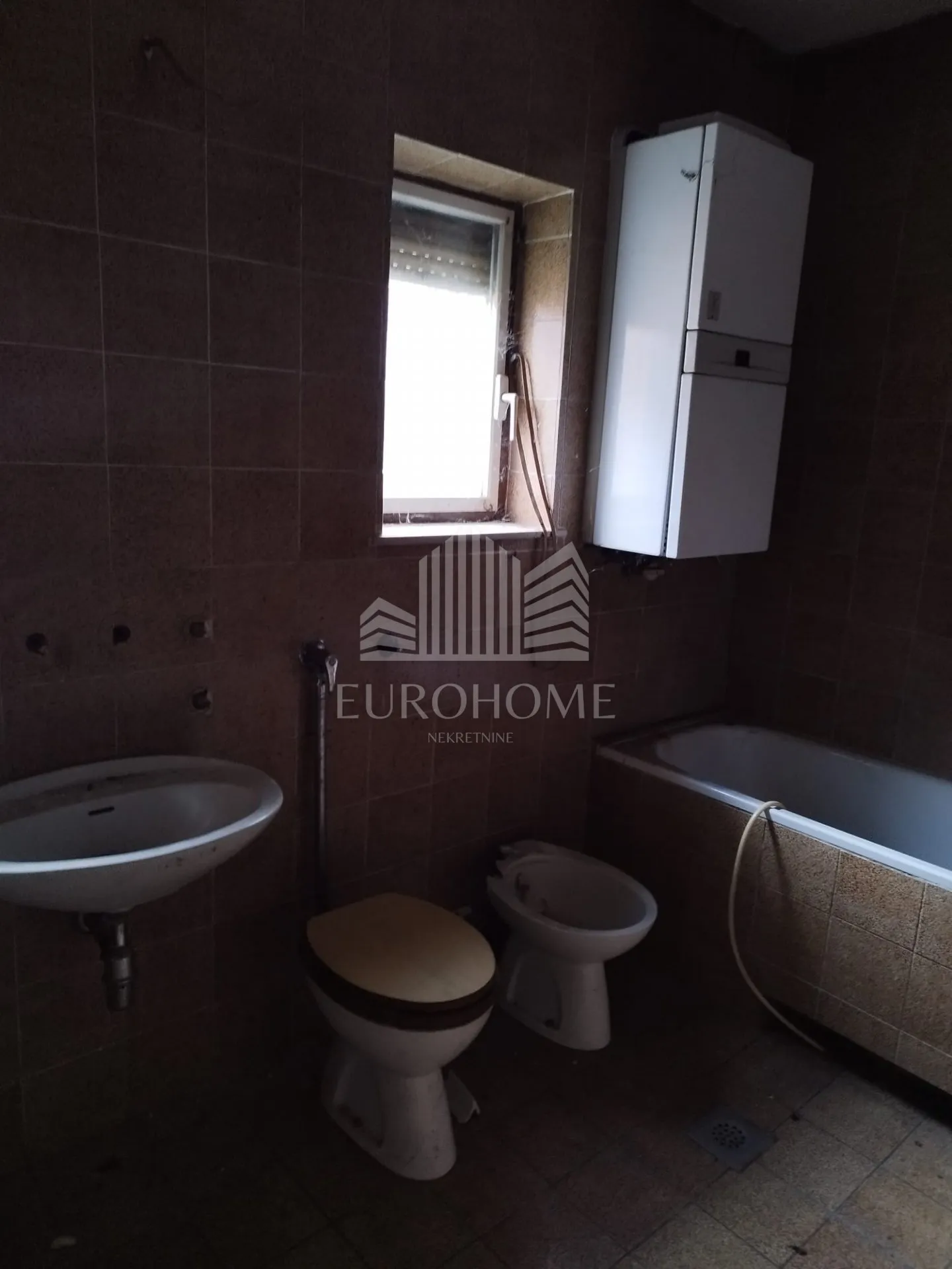 2 kuće, 500m2,1800 brp,zemljište 917 m2 -sesvete,prilika investitorima - slika 7