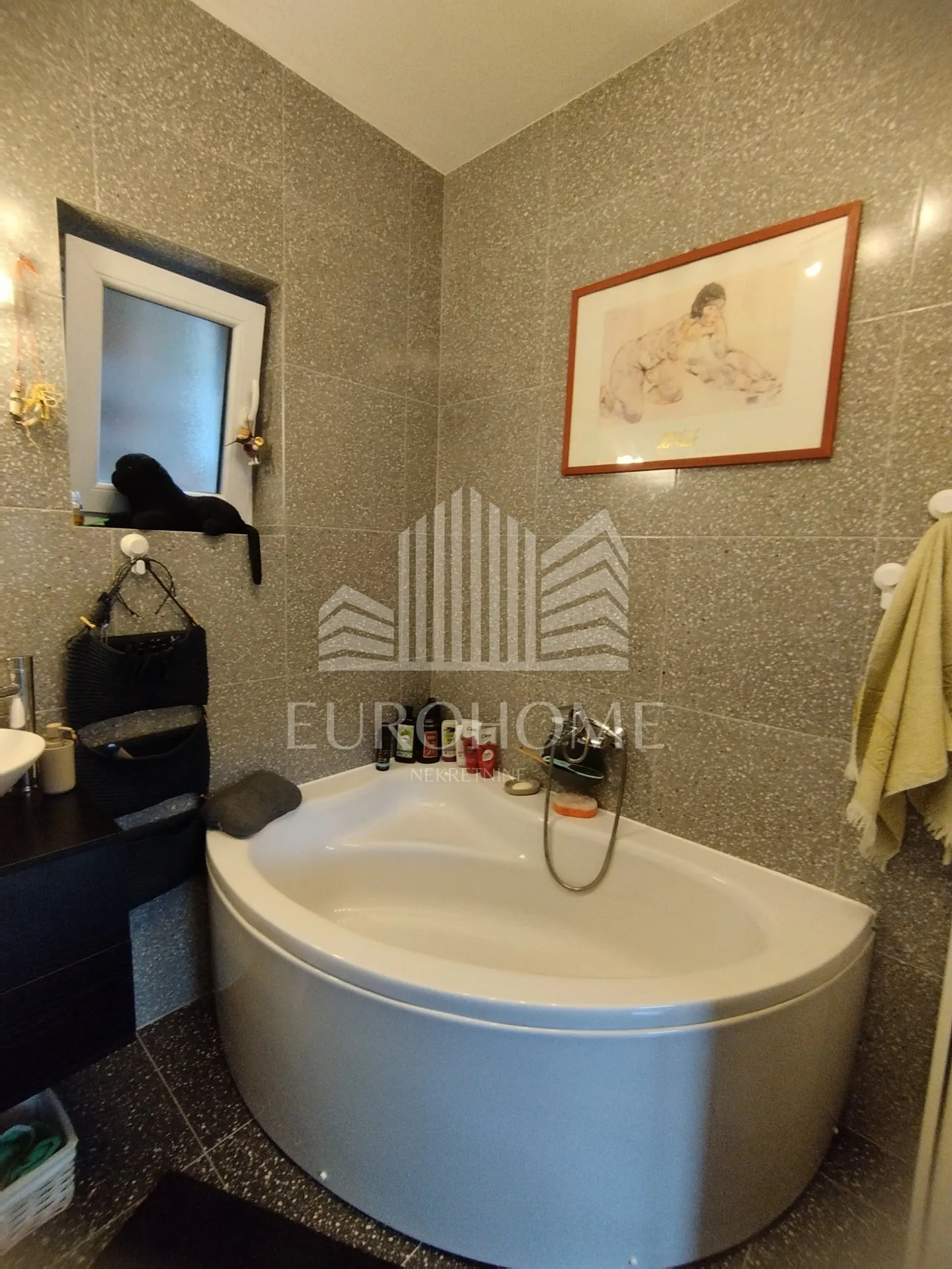 kuća sa 2 stana - 226 m2, garaža, vrt, kustošija - slika 9