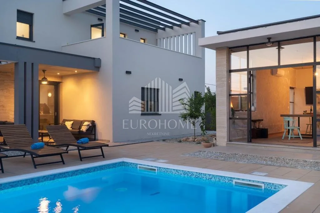 prilika! villa, crno, zadar - slika 24