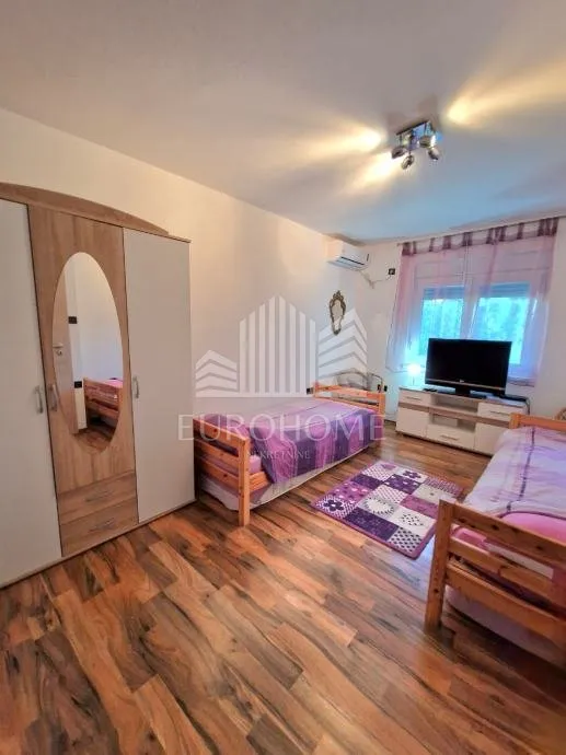 kuća za odmor s bazenom 5o metara od mora - slika 19