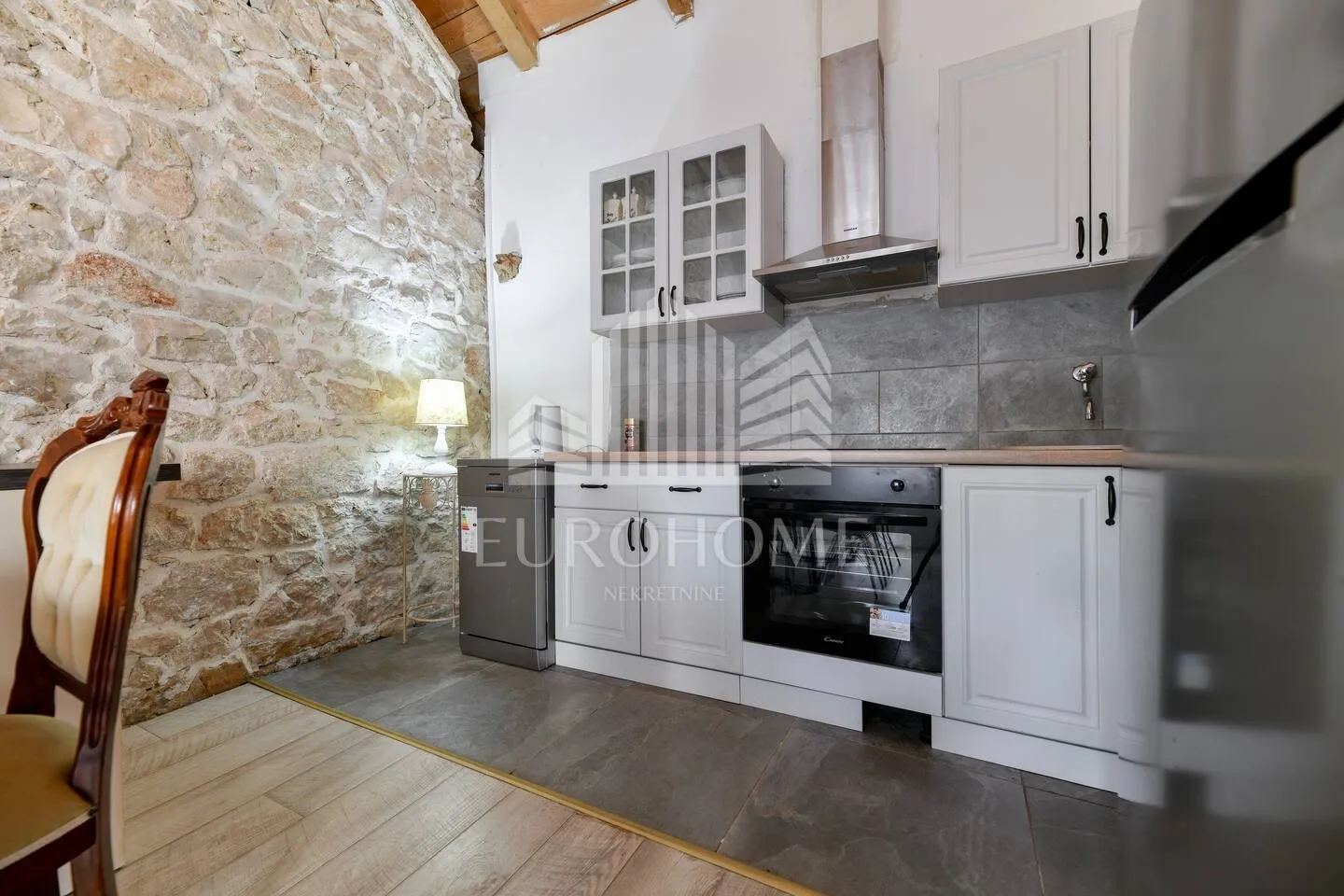 prilika, gornje raštane, vila s bazenom 194 m2 - slika 4