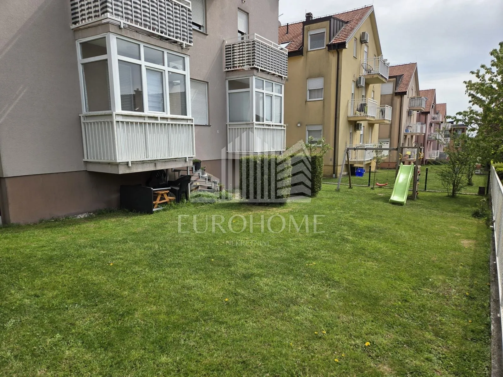 trosoban stan u brestju – 59 m², potpuno namješten - slika 19