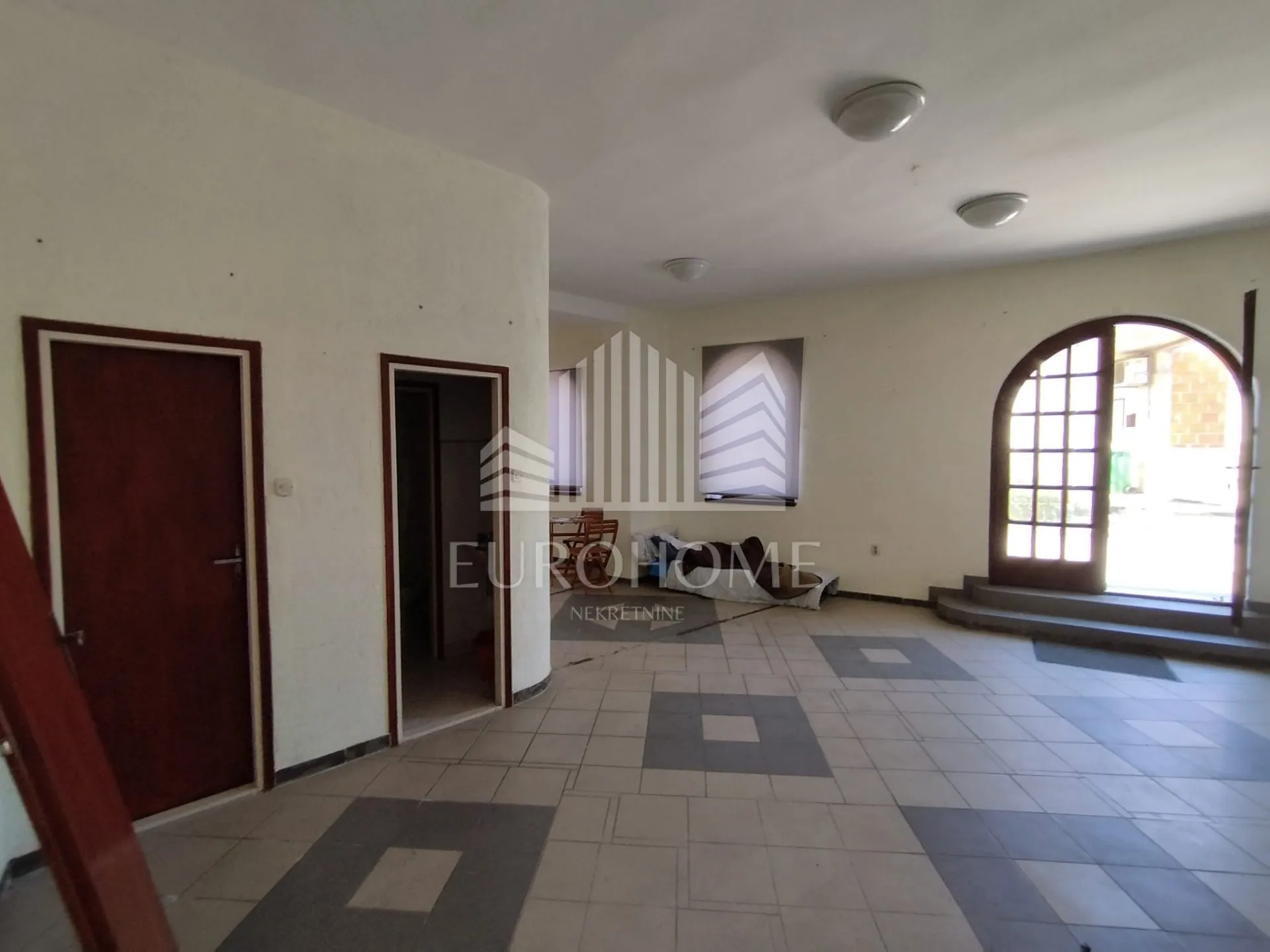 šibenik, crnica atraktivni poslovni prostor 68m2 - slika 5