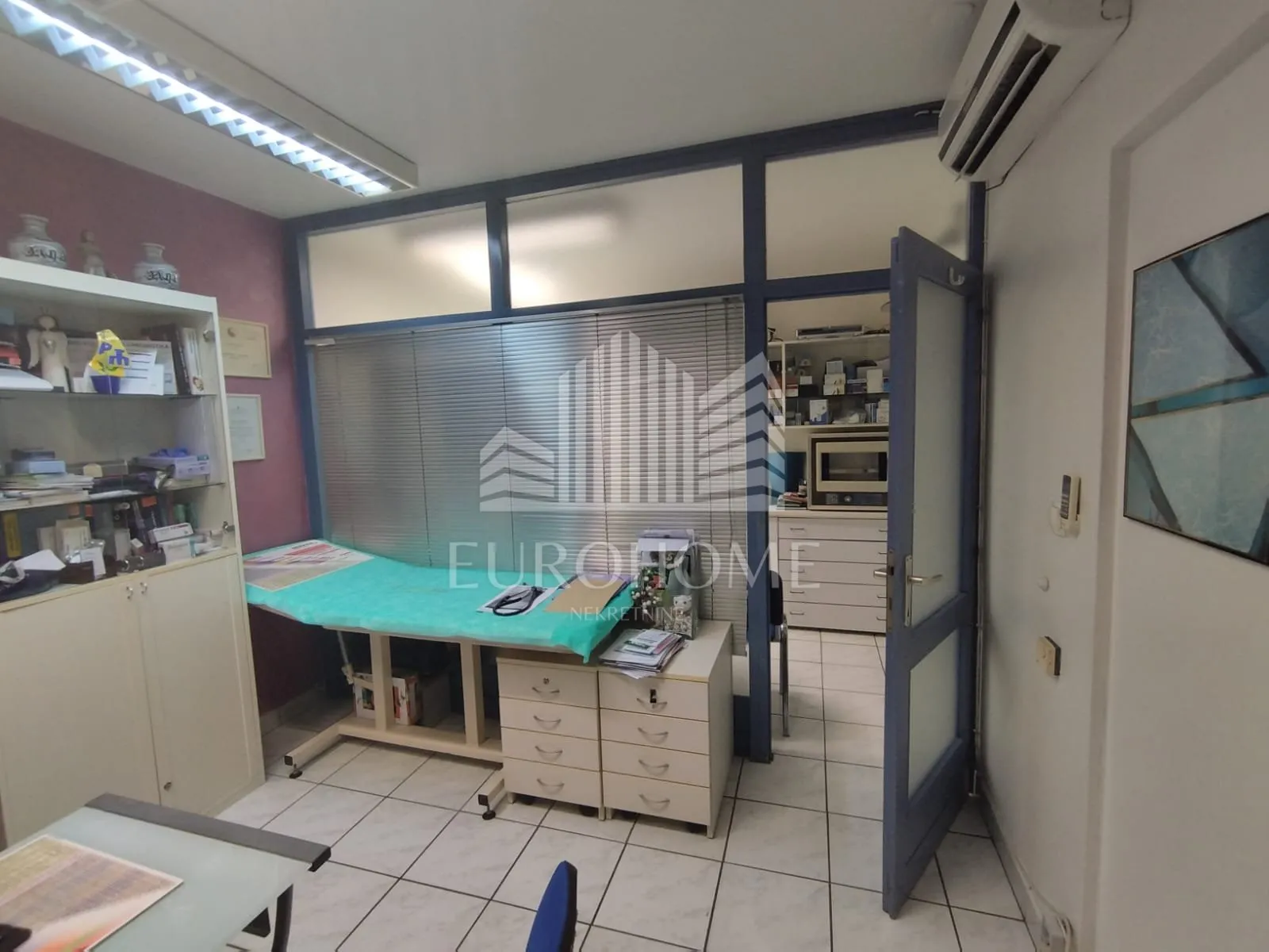 zadar prodaje se uhodana medicinska ordinacija - slika 9