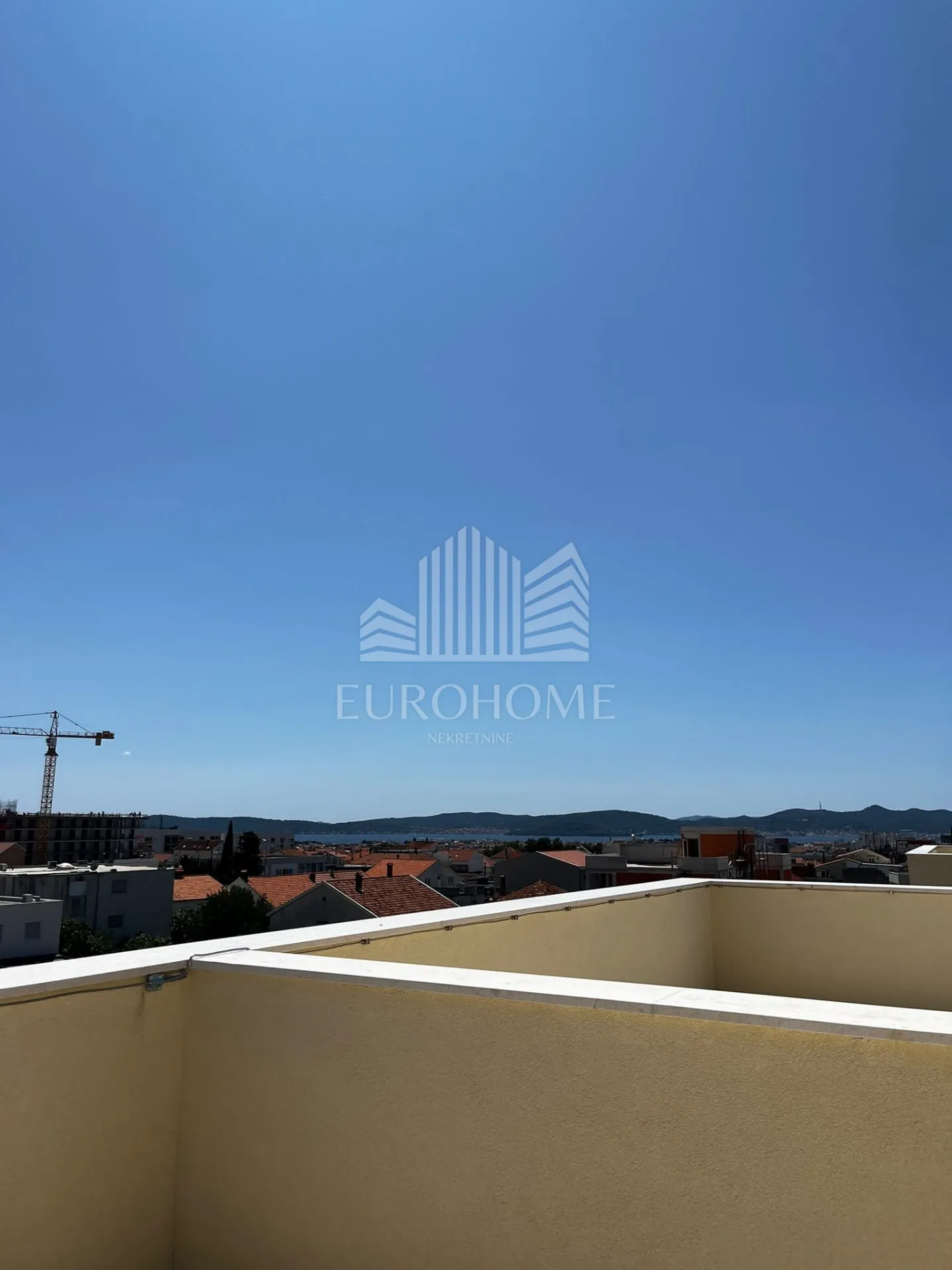 zadar-bili brig stan s krovnom terasom - slika 3