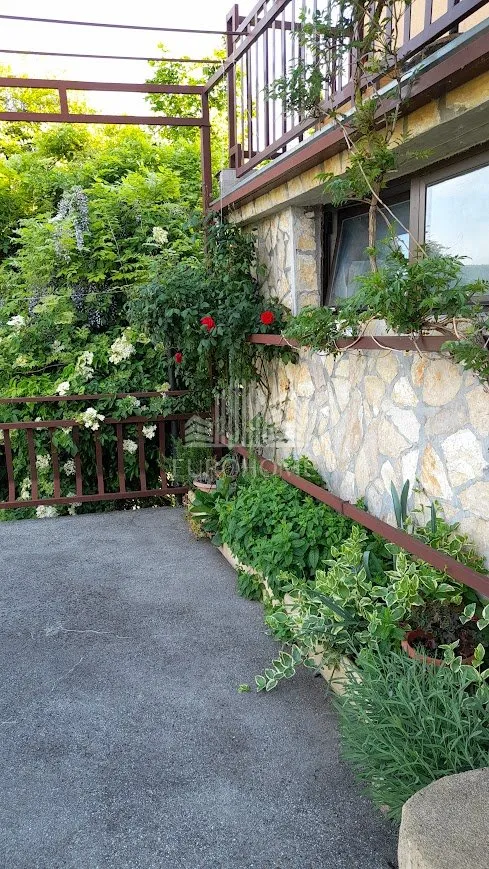 kuća 7s, 287 m2 - obiteljska idila u bijeniku, predivan pogled - slika 25