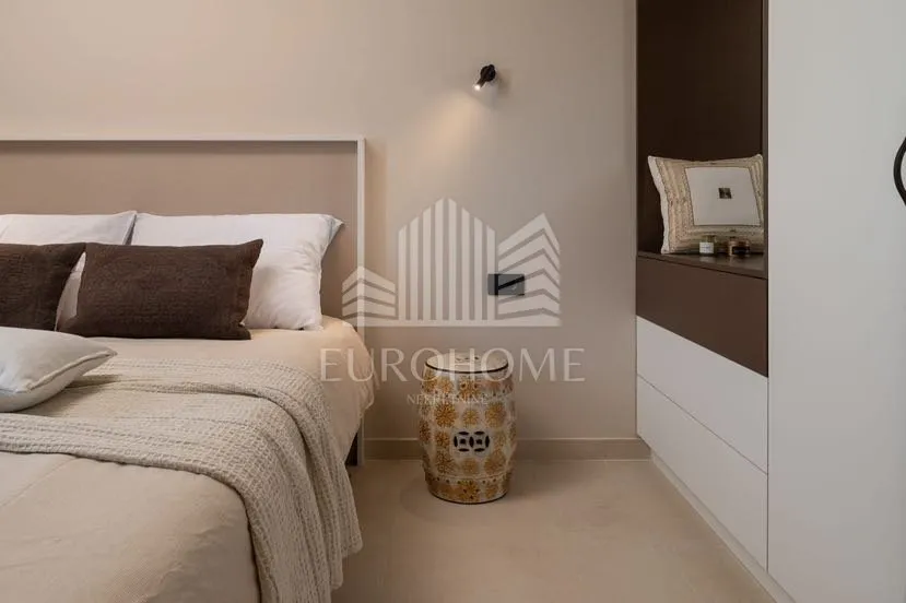 zadar, nin, villa prvi red do mora, 320m2 - slika 10