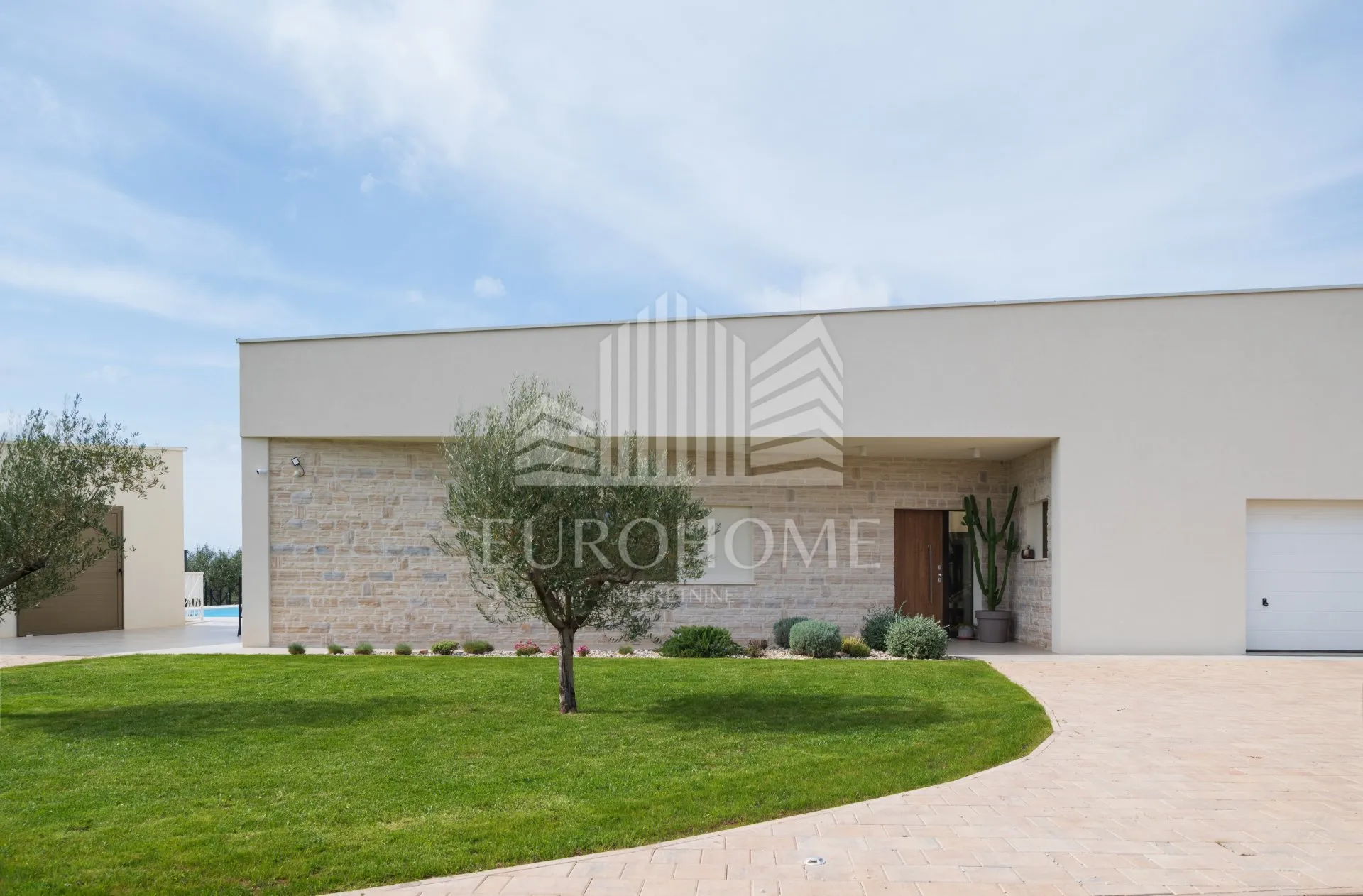moderna ekskluzivna villa s basenom u smokoviću - slika 2