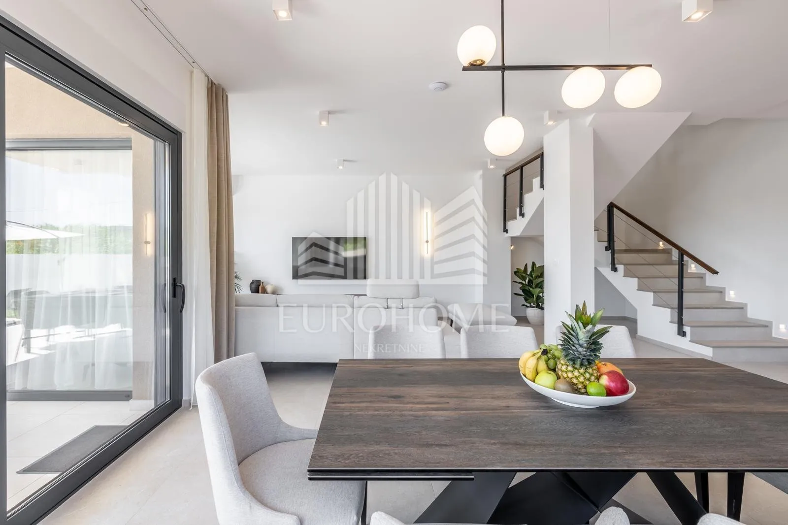 split, luxury villa, for 6 months or one year rent - slika 32
