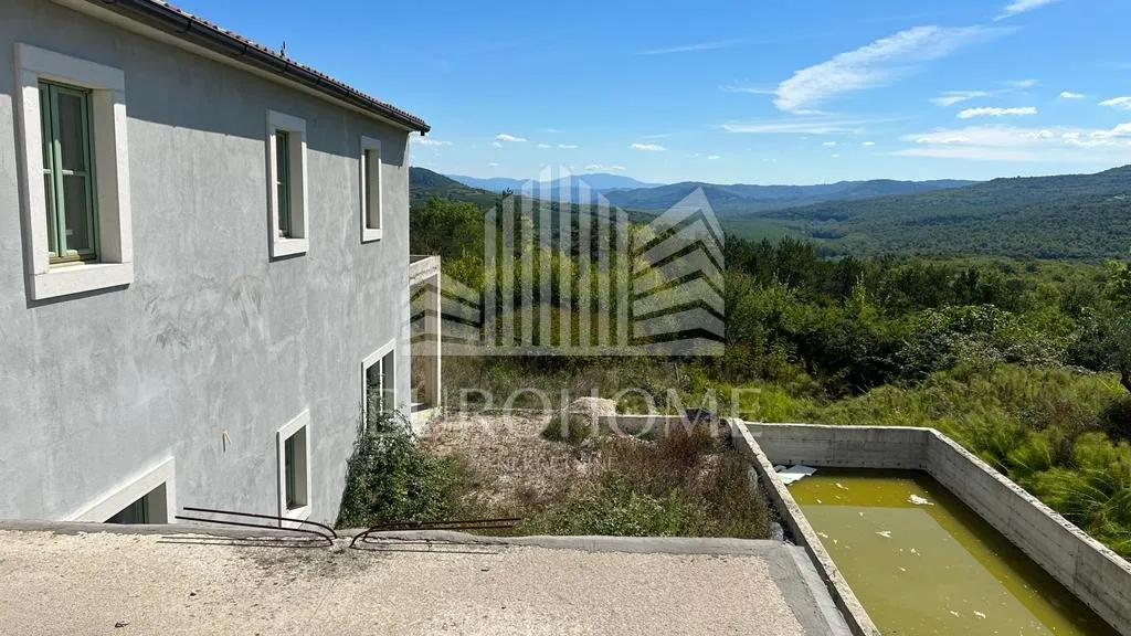 grožnjan, vila 184m2, zemljište 2442m2 - slika 2