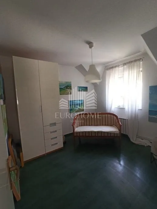 prostrana obiteljska kuća u mirnoj ulici +dodatna parcela sa započetom gradnjom,495.000€ - slika 13