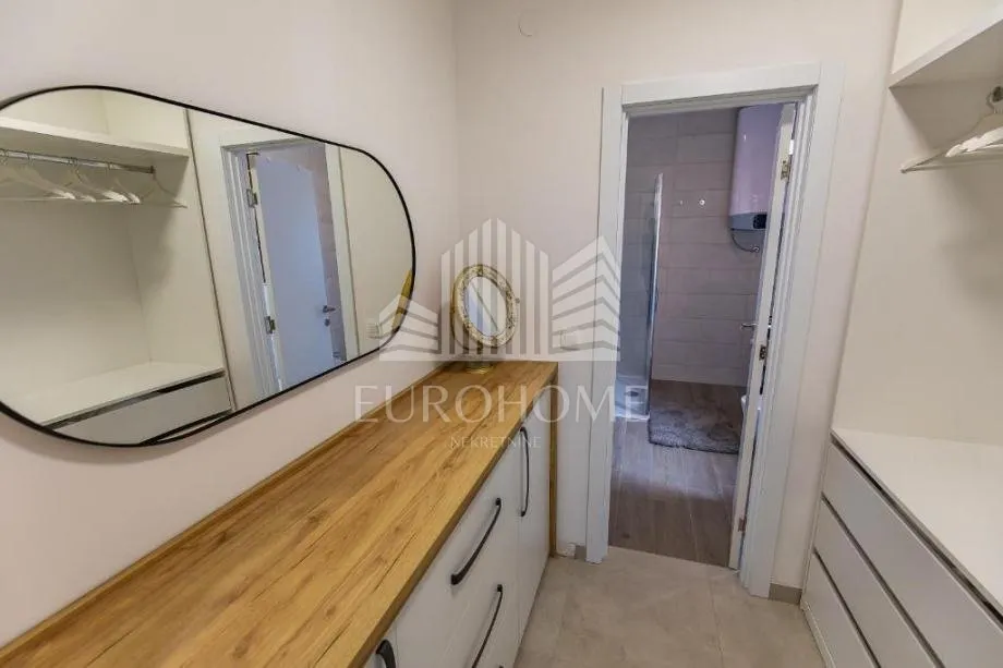 vila s bazenom-grožnjan - slika 12