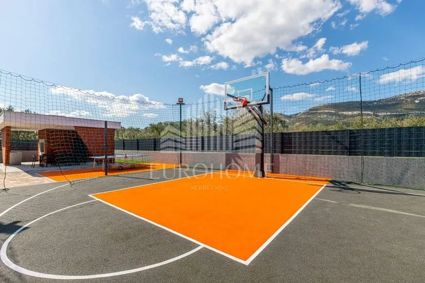 split- villa in kaštel stari for rent 1.10.2026-1.5.2027 - slika 5