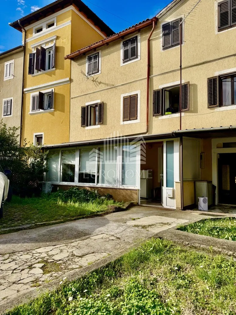 ika – 50 m², 80 m od mora + terasa i parking - slika 17