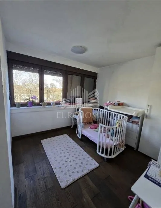 osijek, donji grad - četverosoban stan, 95 m², potpuno namješten i opremljen - slika 14