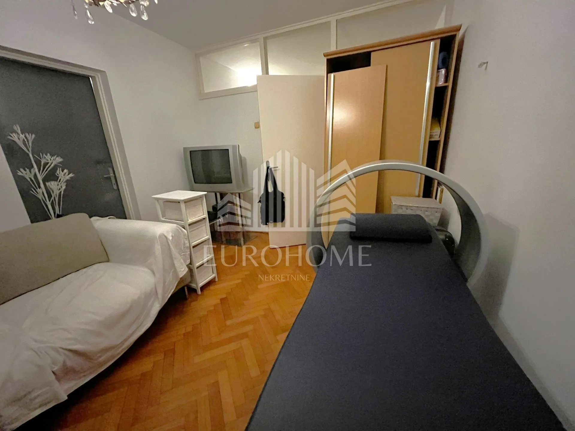 jedinstven četverosoban stan 108m2 - maksimir - - slika 8