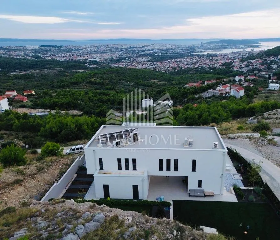 split, moderna villa, panoramski pogled, 223m2 - slika 6