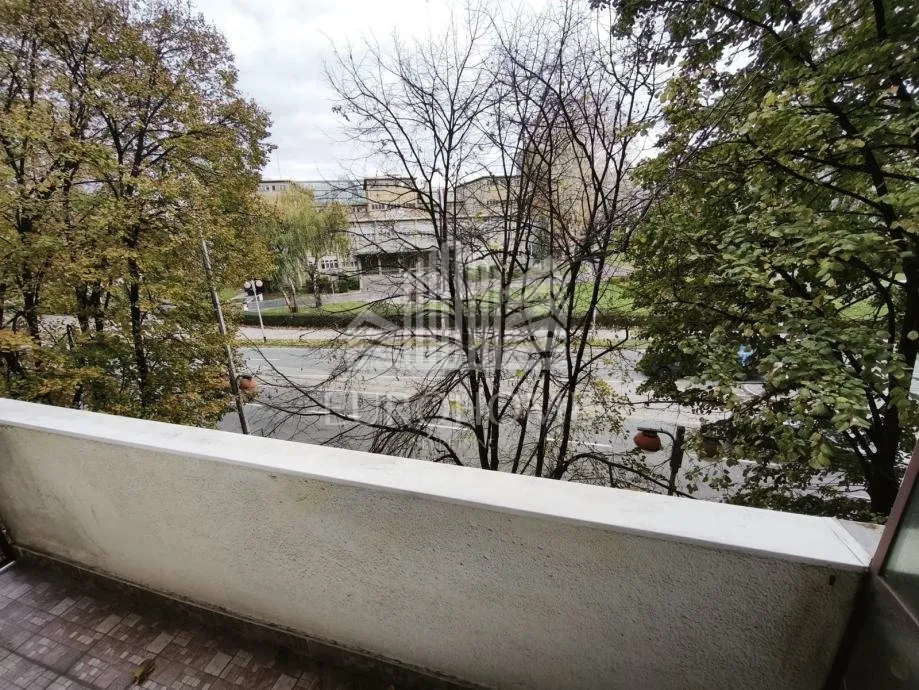 Savska, četverosoban stan s terasom i balkonom, 90 m2 - Zagreb
