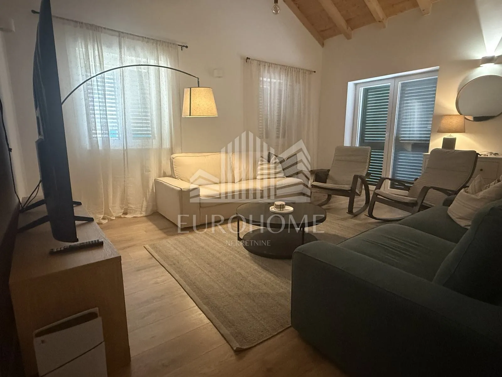 sinj, otok, najam nova kamena kuća, 200m2 - slika 6