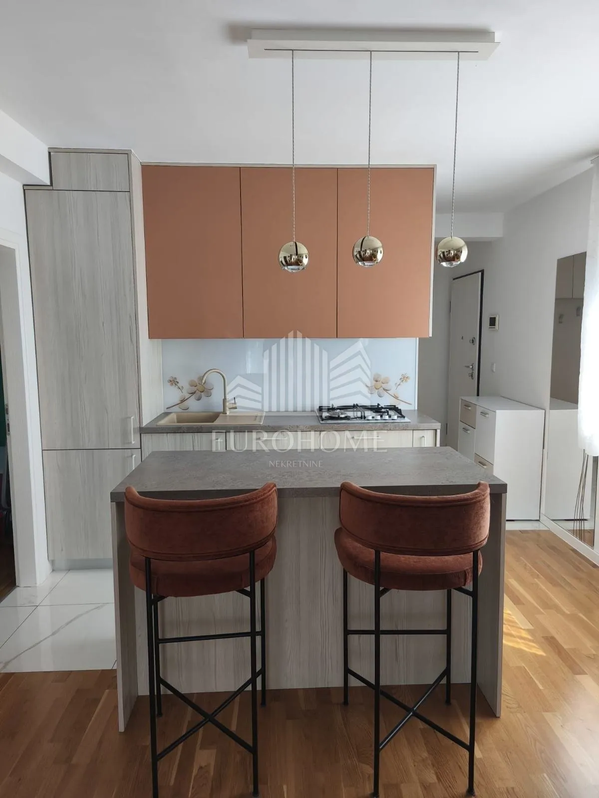 prvi najam 3-sobni stan 49 m², novogradnja, balkon i parking - slika 3
