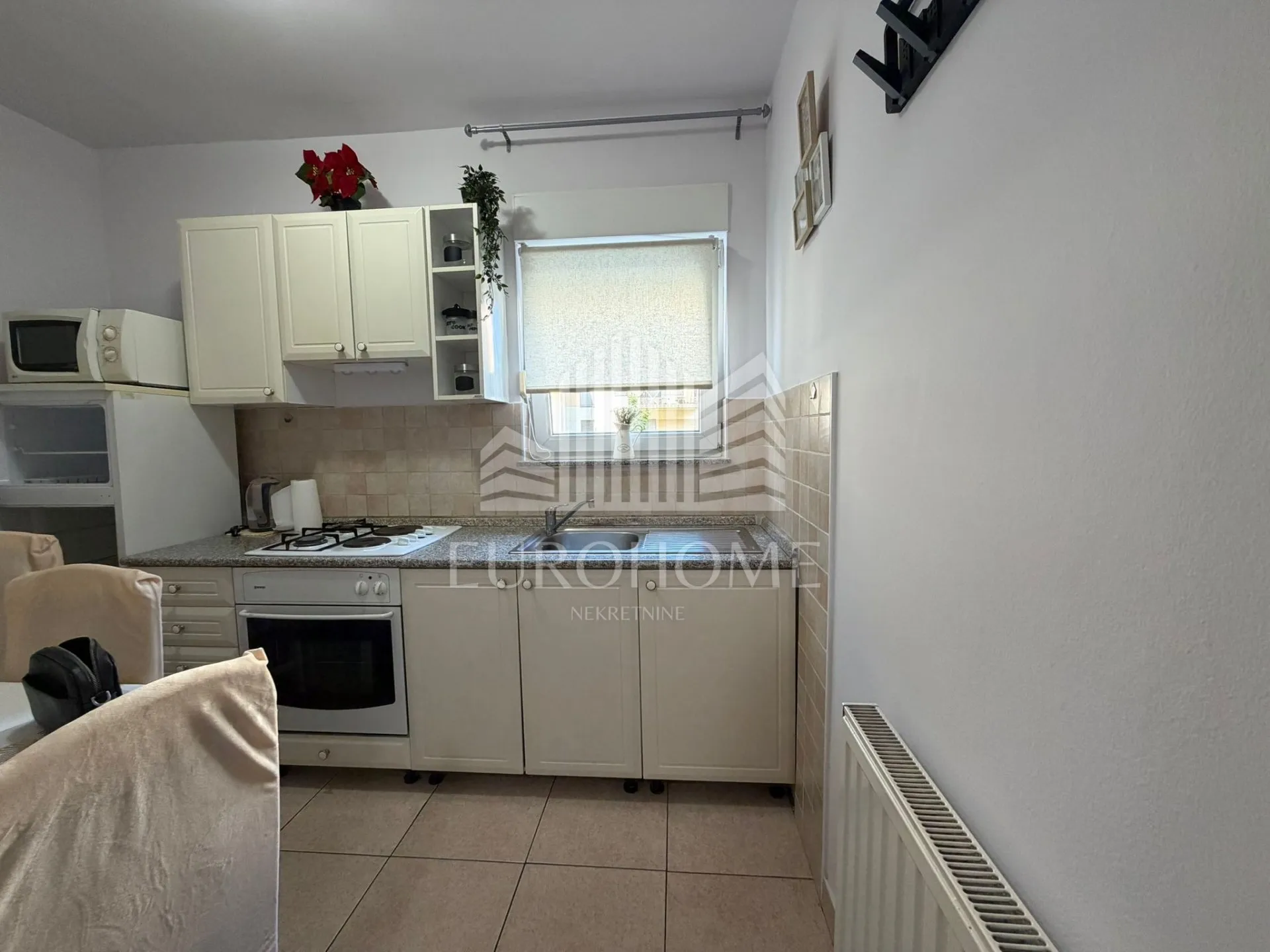 stan 45 m² u mirnom okruženju – dostupan odmah - slika 5