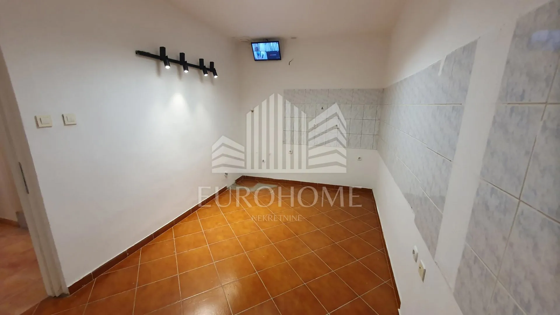 poslovni prostor, bruto površine 50m2 - malešnica - - slika 4