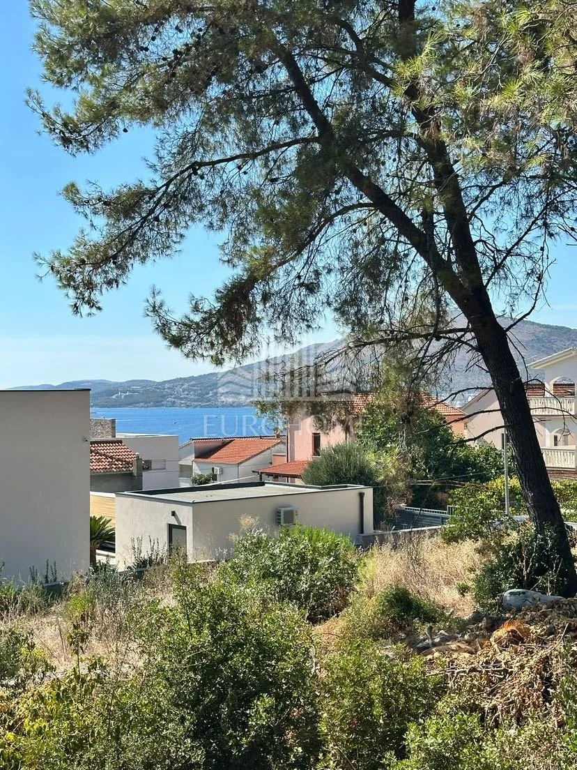 OKRUG GORNJI, Građevinsko zemljište za stambenu zgradu 850 m², Čiovo - Okrug Gornji, Okrug