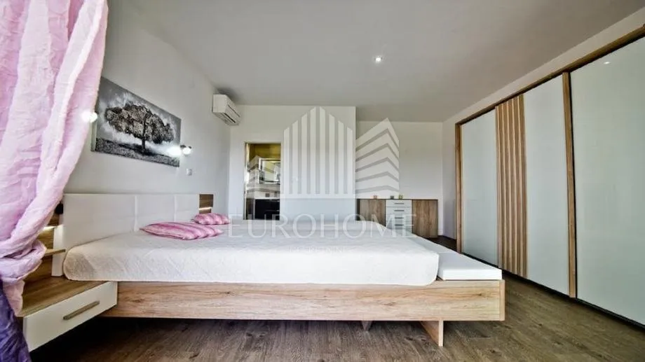 zadar, diklo, dugoročan najam 3 kata, 250m2 - slika 14
