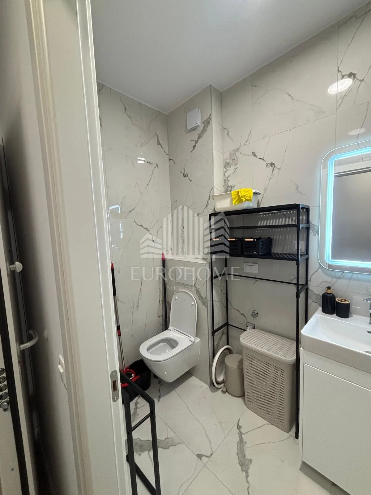 stan 45 m², novogradnja, garaža, balkon, najam - slika 13