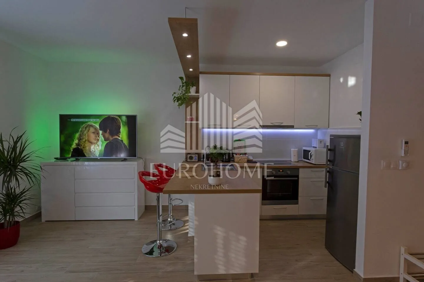 vrhunski apartman 49 m², superhost, odlična investicija, kvaternikov trg - slika 4
