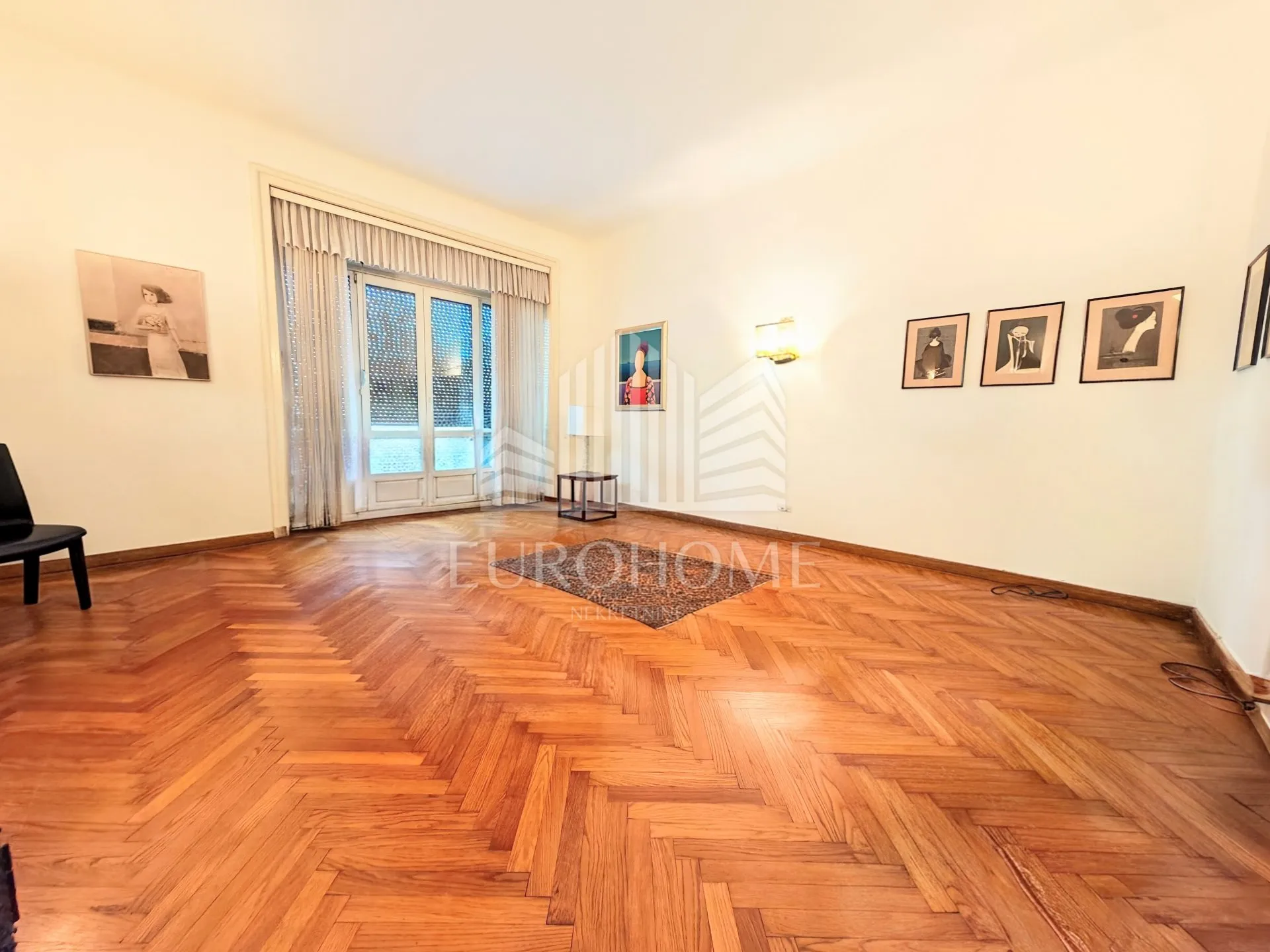 stan 165 m2 - centar - lift, ab kontrukcija, top lokacija - slika 7