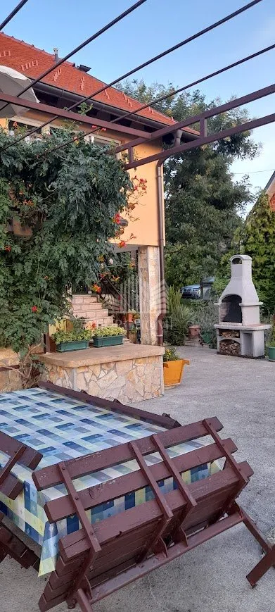 kuća 7s, 287 m2 - obiteljska idila u bijeniku, predivan pogled - slika 21