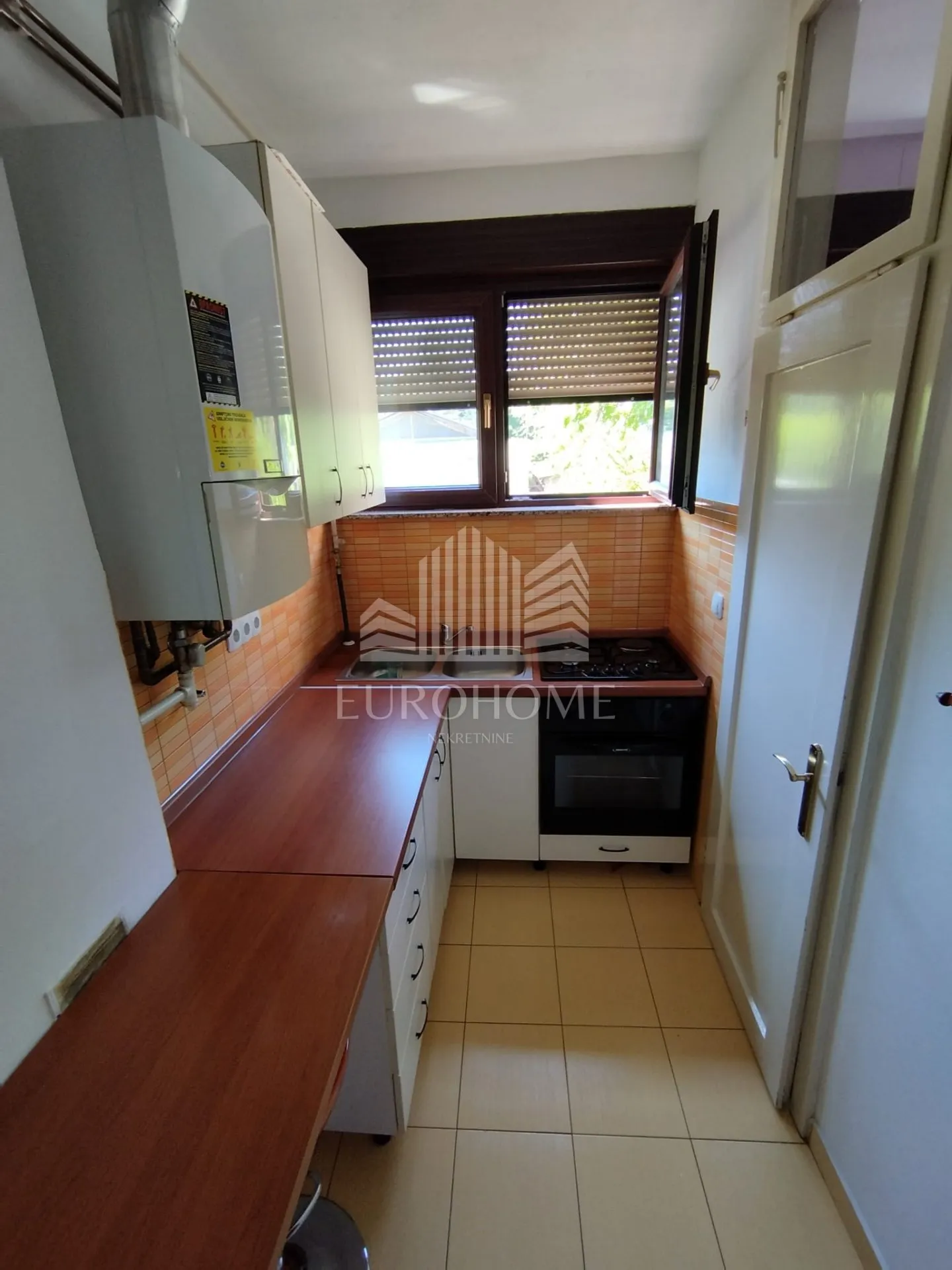 1s stan, 30 m2 za najam,centar, vodnikova - slika 5