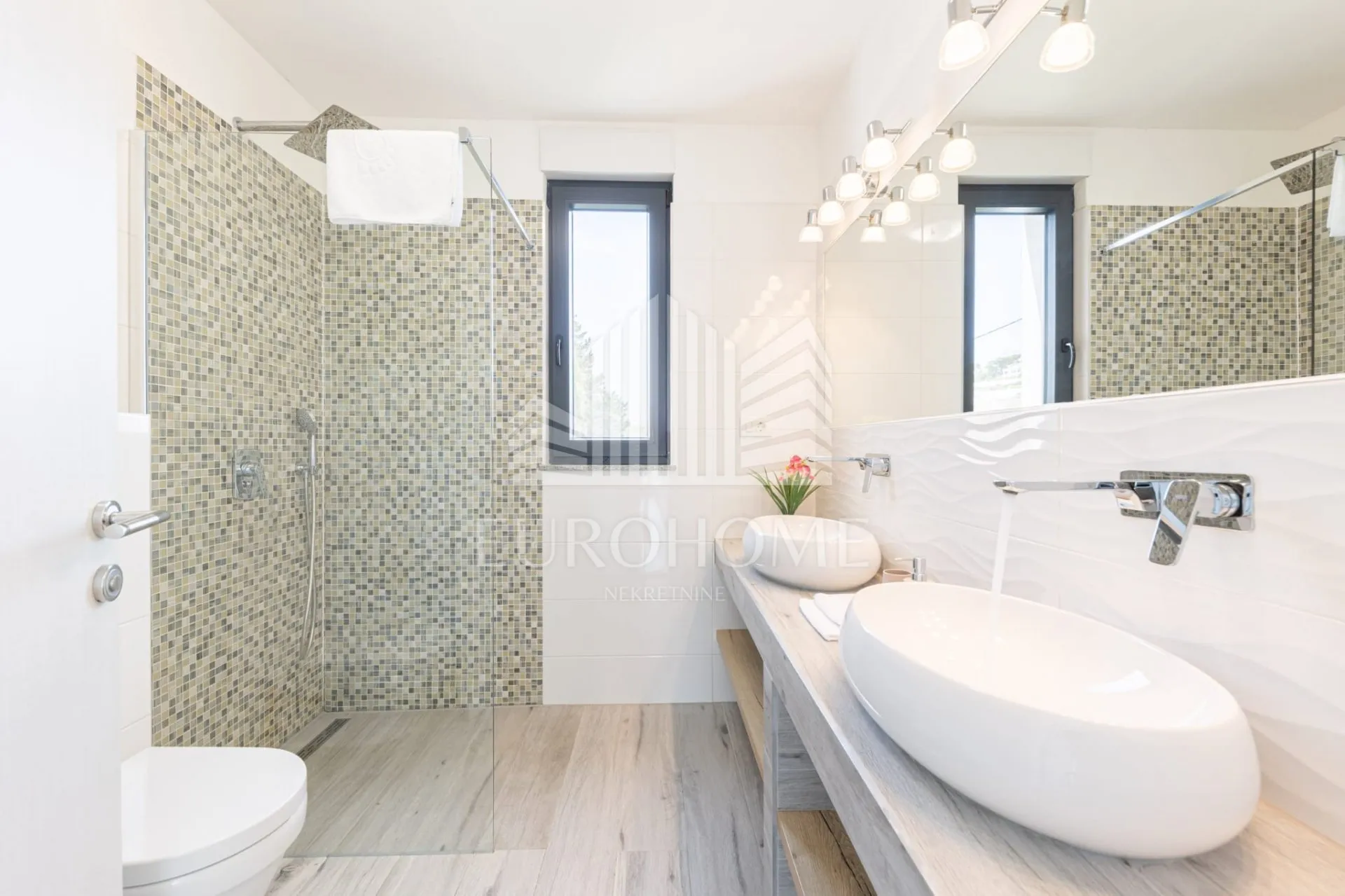 split, impresivna villa, 4 spavaće sobe, 195m2 - slika 33