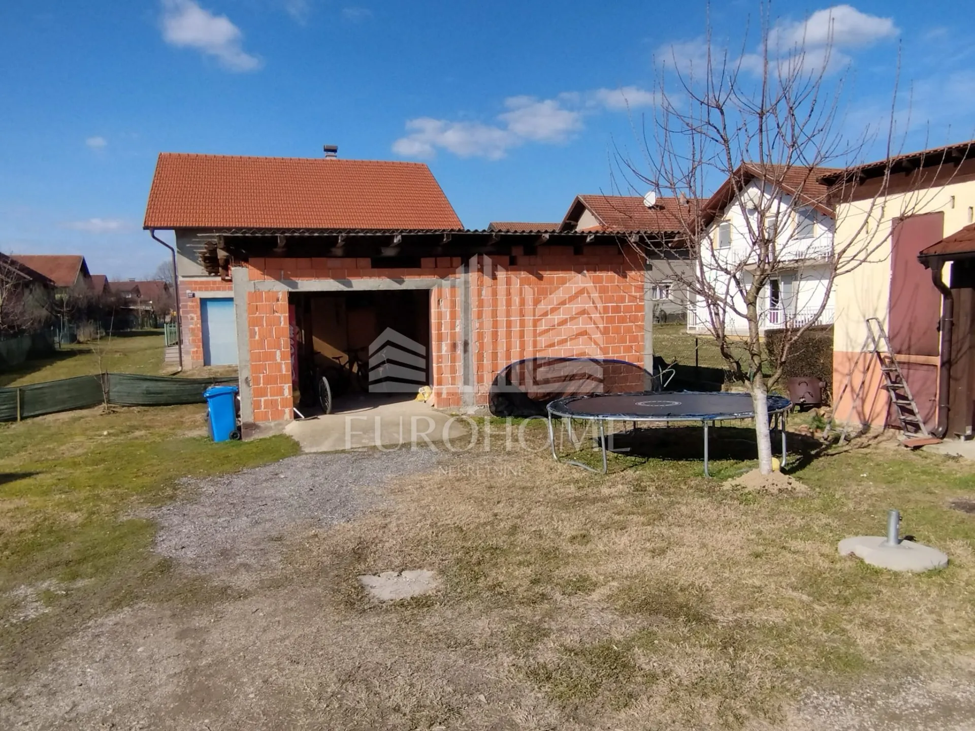 kuća sa dva stana svaki 100 m2, okućnica 700 m2, klara - slika 6